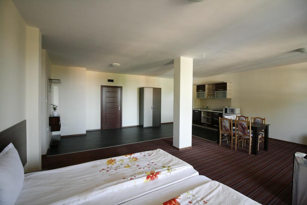 Hotel Marant Sozopol Exterior photo